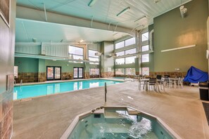 Pool - Newly Updated 3B/2B, Walk to Restaurants, 50 Steps to Ski Shuttle.  (Winter Park)