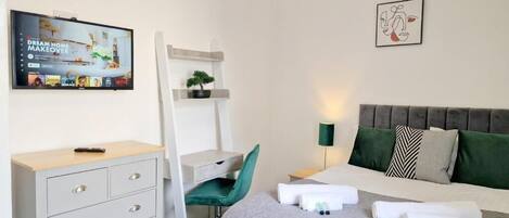 1 bedroom, desk, Internet, bed sheets