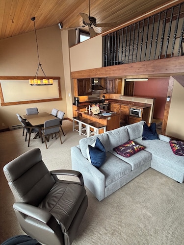 Snowmass Club Condo - Stunning Views!