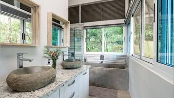 Deluxe Suite, Mountain View | Bathroom | Separate bathtub and shower, towels, soap, shampoo