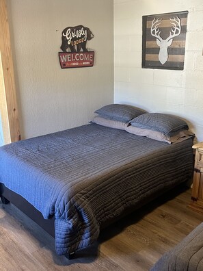 1 dormitorio, tabla de planchar con plancha, wifi gratis y ropa de cama