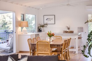 Interior - Anelga - Beachfront on Eagle Bay (Eagle Bay)