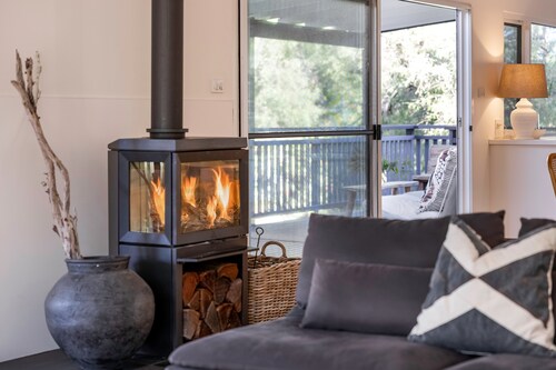 Anelga - Beachfront on Eagle Bay