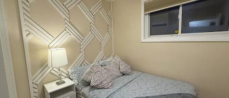 4 habitaciones, escritorio, wifi y ropa de cama