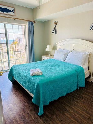6 bedrooms, desk, iron/ironing board, free WiFi