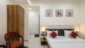 Semi Suite Room | Laptop workspace, free WiFi