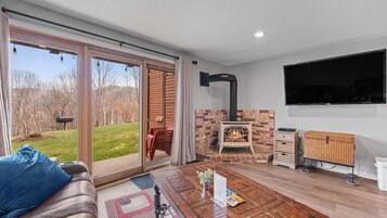 Smart-tv en een open haard