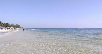 La Habana Condo1 BR 4 guests, 3 min walk to Beach,easy to go Cicada Market ..,