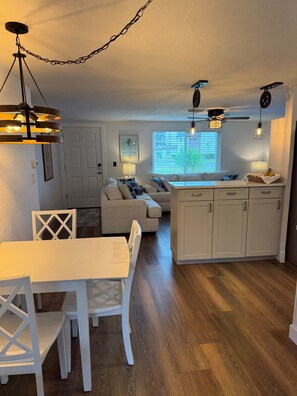 Interior - Gulfside Getaway - Newly renovated waterfront 3-bedroom w/dock in Port Richey (Port Richey)