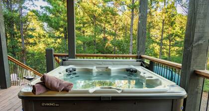 Train Station Cabin - Sleeps 10 - Arcade - Hot Tub, Outdoor Fun & EV Plug