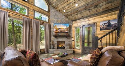 Train Station Cabin - Sleeps 10 - Arcade - Hot Tub, Outdoor Fun & EV Plug