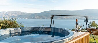 Panoramic Summerland Lake View Studio w/ Hot Tub