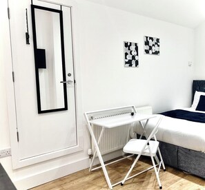 1 bedroom, desk, iron/ironing board, free WiFi