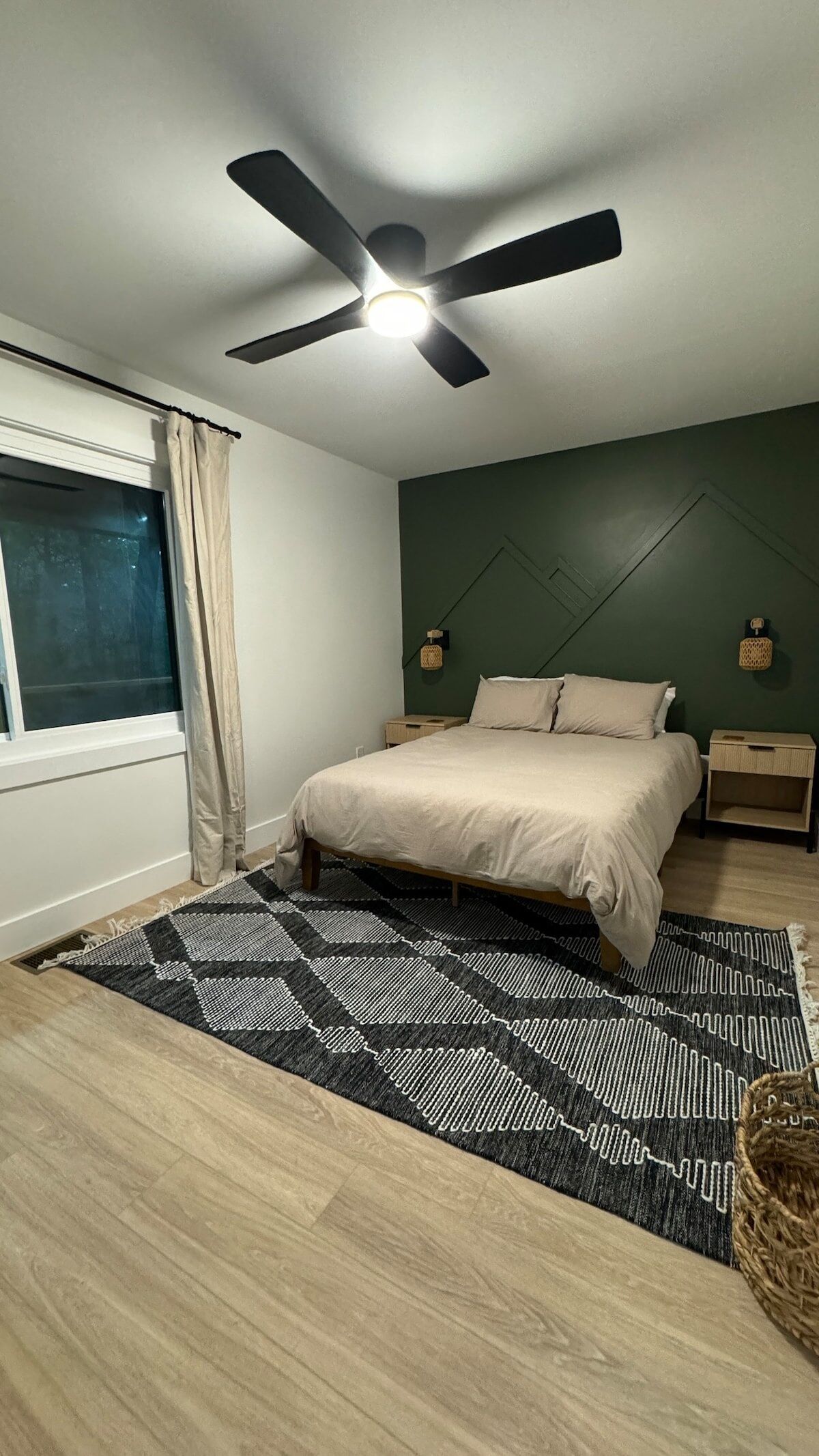 3 bedrooms, iron/ironing board, free WiFi, bed sheets