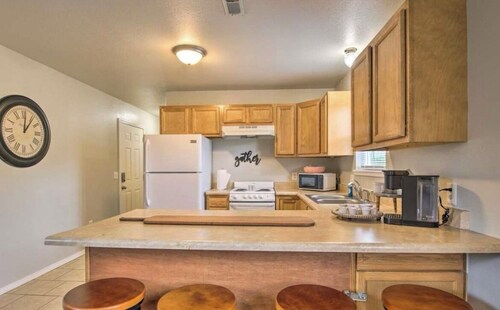 Pet-Friendly West Plains Home Near Downtown!
