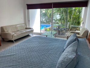 Living area - Beautiful beach house with private pool in Cerritos Mazatlan for up to 12 people. (Mazatlán)