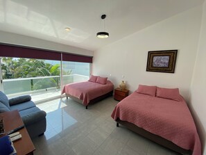 4 habitaciones, tabla de planchar con plancha, wifi y ropa de cama