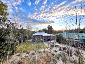 Property grounds - Ayla Cottage - Cosy Escape, Pet Friendly (Blackheath)