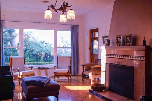 Sublime Art Deco Cottage: Leura, Blue Mountains
