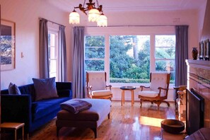 TV, fireplace, stereo