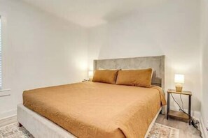 3 bedrooms, iron/ironing board, free WiFi - Spacious 3 Bedroom in midtown Mobile, AL (Mobile)