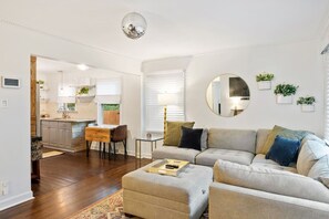 TV, fireplace, stereo