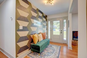 Smart-TV, peis og bøker