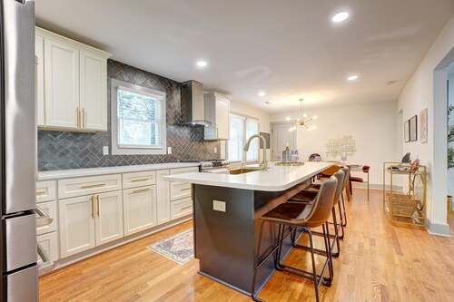 3KingSuites~17Guests~KidPad~NHills~BackyardRetreat