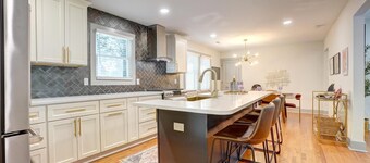 3KingSuites~17Guests~KidPad~NHills~BackyardRetreat