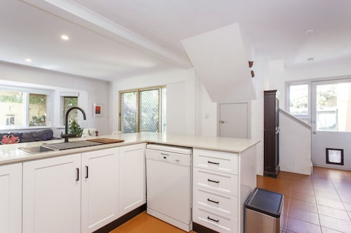 Quirky Hidden Gem - South Fremantle