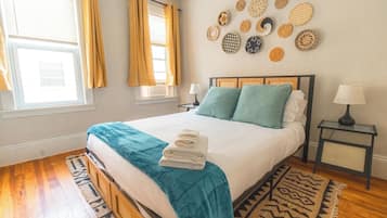 4 makuuhuonetta, työpöytä, silitysrauta/-lauta, Wi-Fi