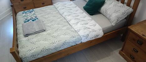 4 soveværelser, skrivebord, strygejern/strygebræt, gratis Wi-Fi