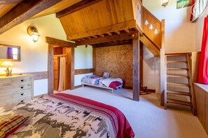 3 bedrooms, iron/ironing board, travel cot, free WiFi