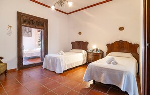 3 quartos, Wi-Fi de cortesia, roupa de cama