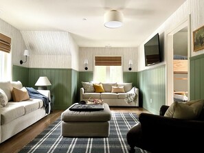 Téléviseur connecté, foyer, jeux vidéo, table de baby-foot