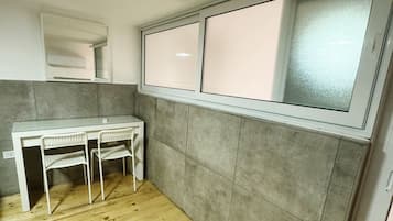 Schallisolierte Zimmer, BĂŒgeleisen/BĂŒgelbrett, kostenloses WLAN