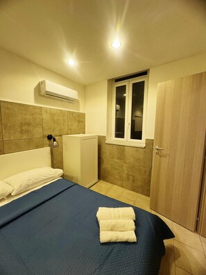 تجهيزات عازلة للصوت ومكواة/لوح كي وواي فاي مجانًا