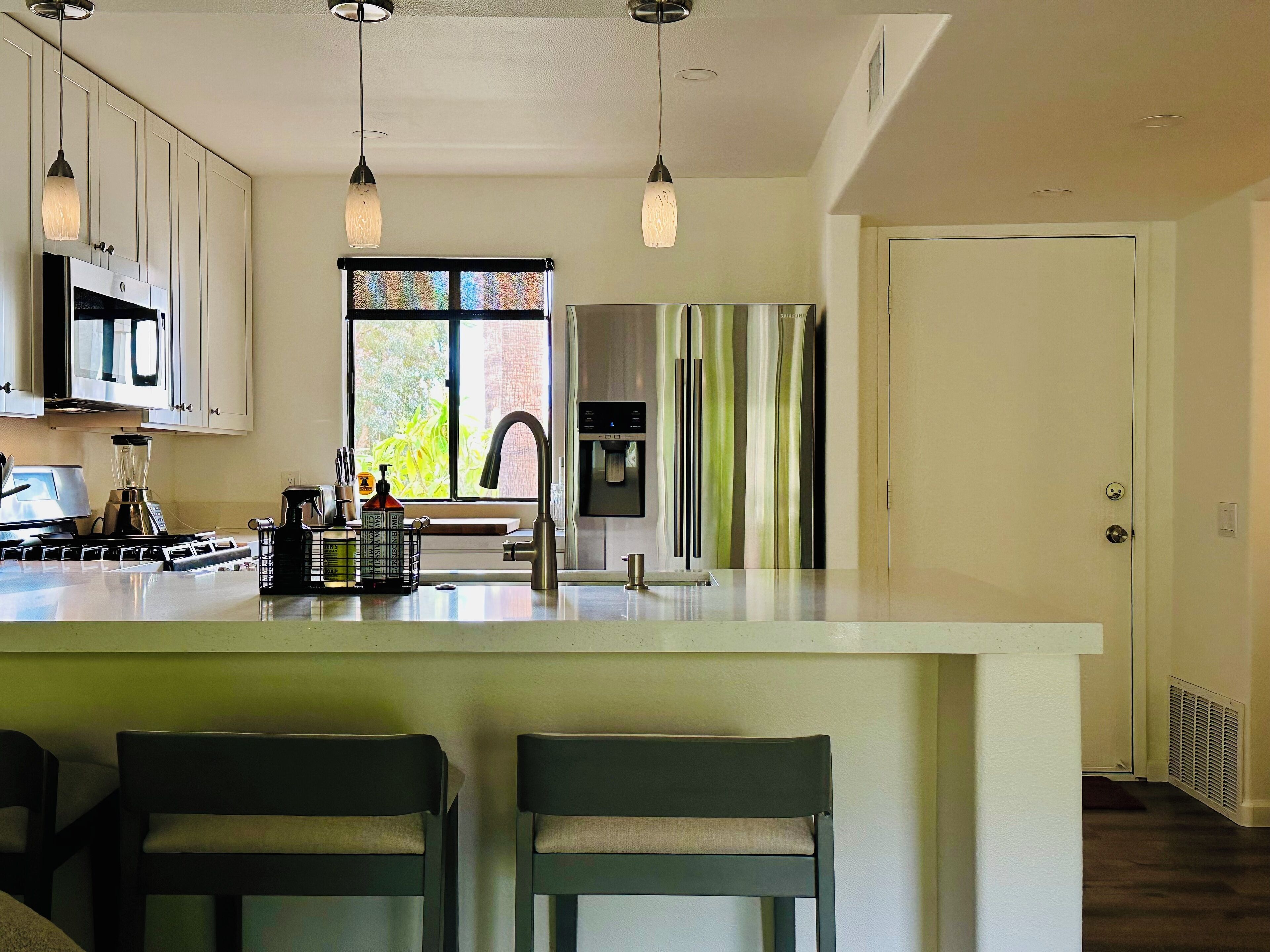 冰箱 、微波炉、烤箱、炉灶