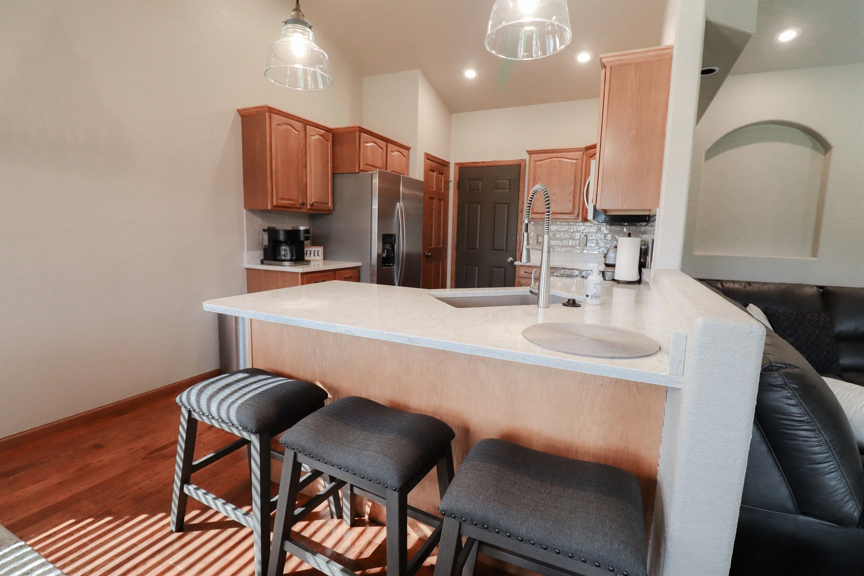 ثلاجة، ميكروويف، فرن، موقد طهي مسطح