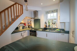 Réfrigérateur, micro-ondes, four, lave-vaisselle