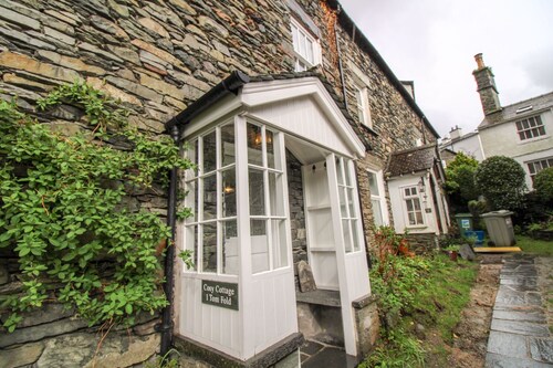 Cosy Cottage, Ambleside -  a cottage that sleeps 4 guests  in 2 bedrooms