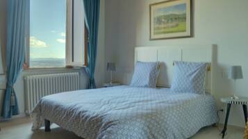 2 chambres, fer et planche Ă repasser, Wi-Fi, draps fournis