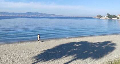 76 Avenue Suites 2 BedRoom - Very Close to Downtown