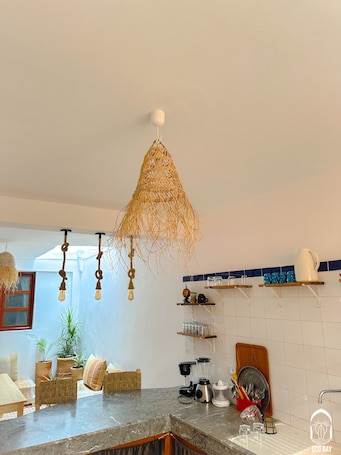 Stovetop, cookware/dishes/utensils