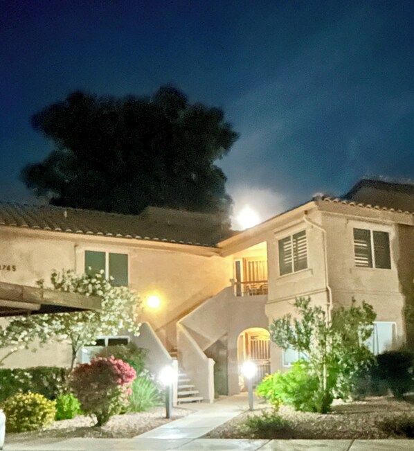 Exterior - Relaxing 2-Bedroom Condo in Amazing Scottsdale! (Scottsdale)