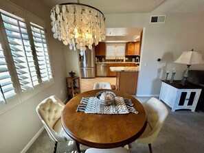 Dining - Relaxing 2-Bedroom Condo in Amazing Scottsdale! (Scottsdale)