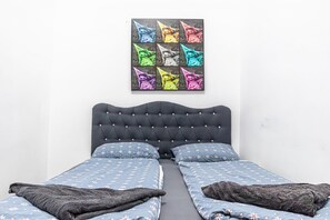 1 bedroom, WiFi, bed sheets - Lovely Room @2nd Vienna, Only 10-Min to Augarten (Vienna)