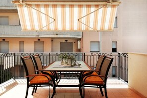 Outdoor dining - Holihome_C&C Sunrise House (Tortoreto Lido)