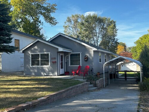 Quiet 2BR w/ Backyard, Cozy Home and Covered Parking