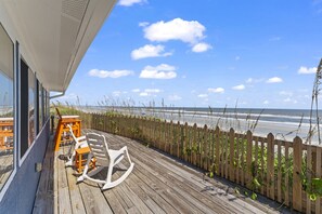 Property grounds - Oceanfront Oasis w BBQ Pet Friendly Beach Access (Saint Augusitne)